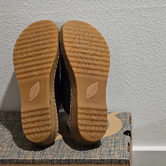 Born Brand New Clogs Women's Black Leather Slip-On Shoes - Picture 3 of 7